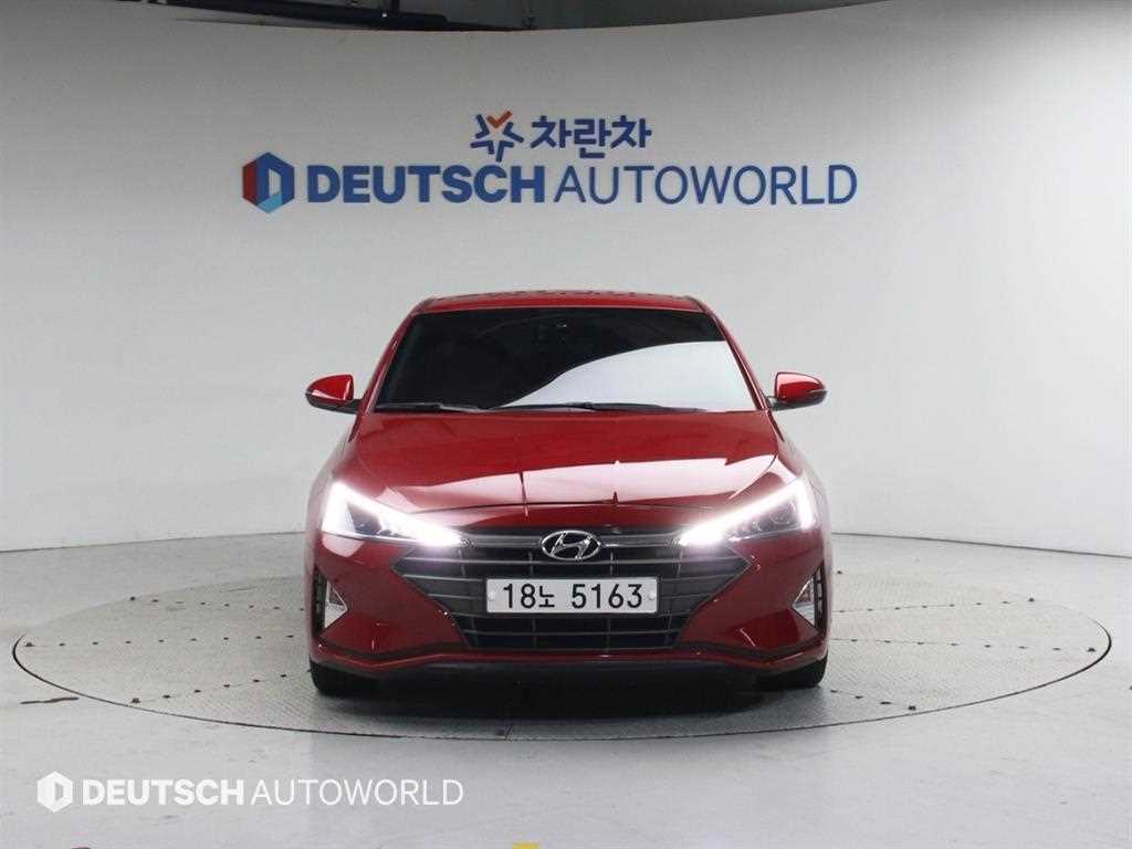 HYUNDAI Avante - Vista 3