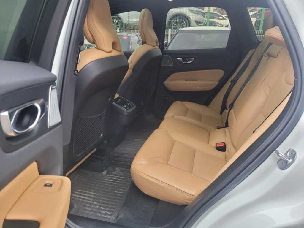 Volvo XC60 2022 - Importación desde Corea - HF Imports Iquique - Foto 17