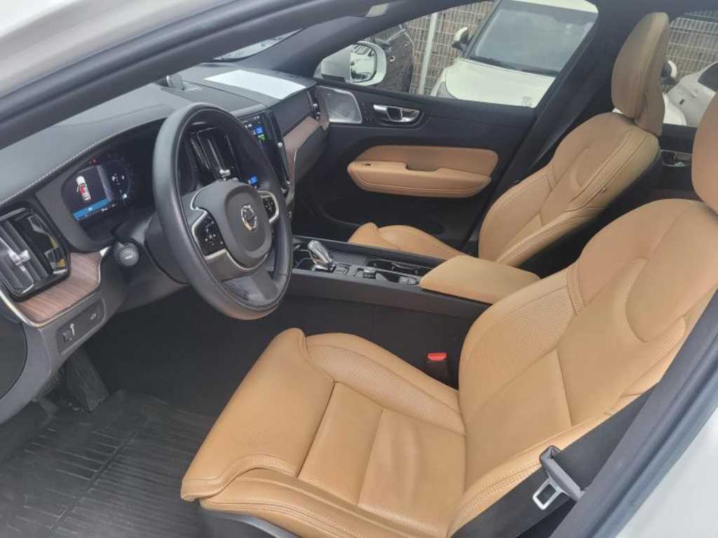 Volvo XC60 2022 - Importación desde Corea - HF Imports Iquique - Foto 14