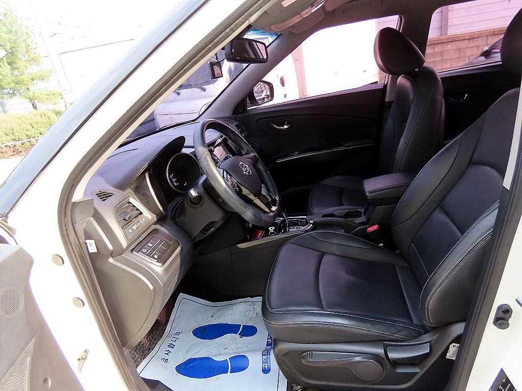 Ssangyong Tivoli - Vista 5