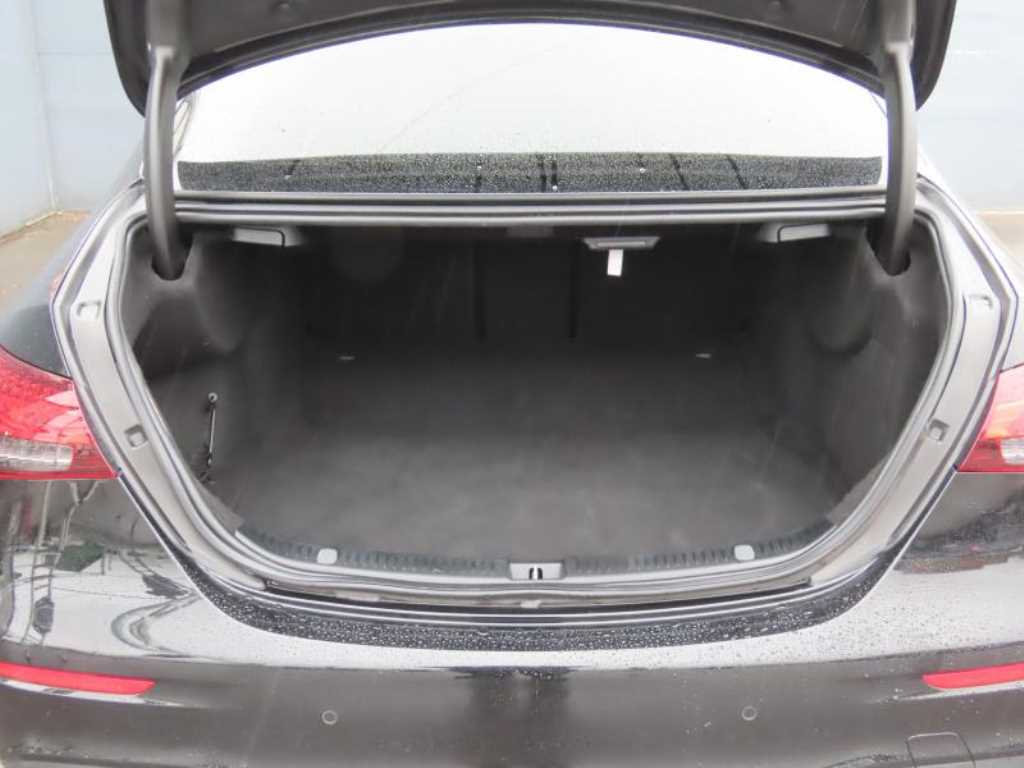 Mercedes Benz E class - Vista 6