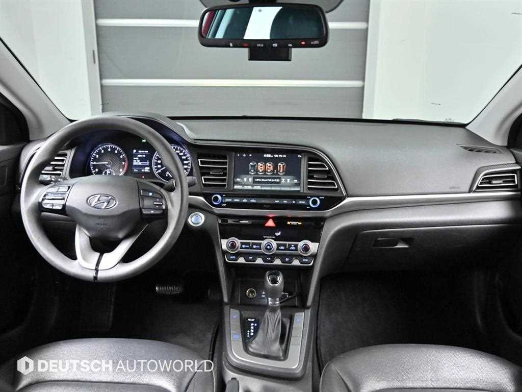 HYUNDAI Avante - Vista 7