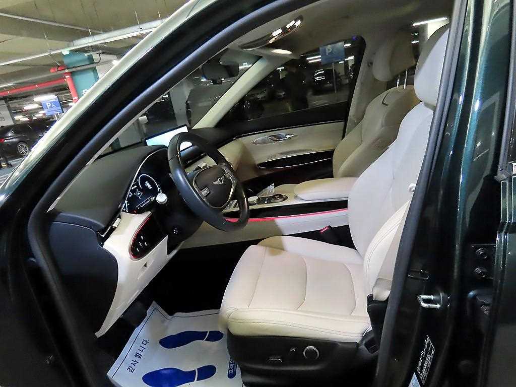 Genesis GV70 - Vista 6