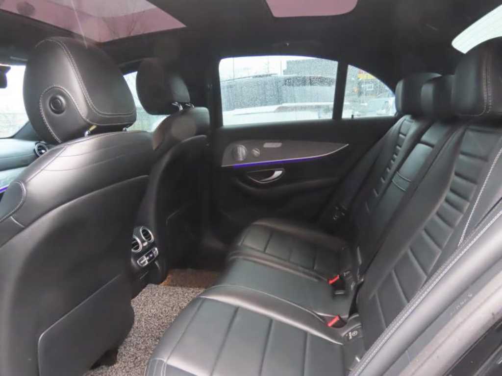 Mercedes Benz E class - Vista 8