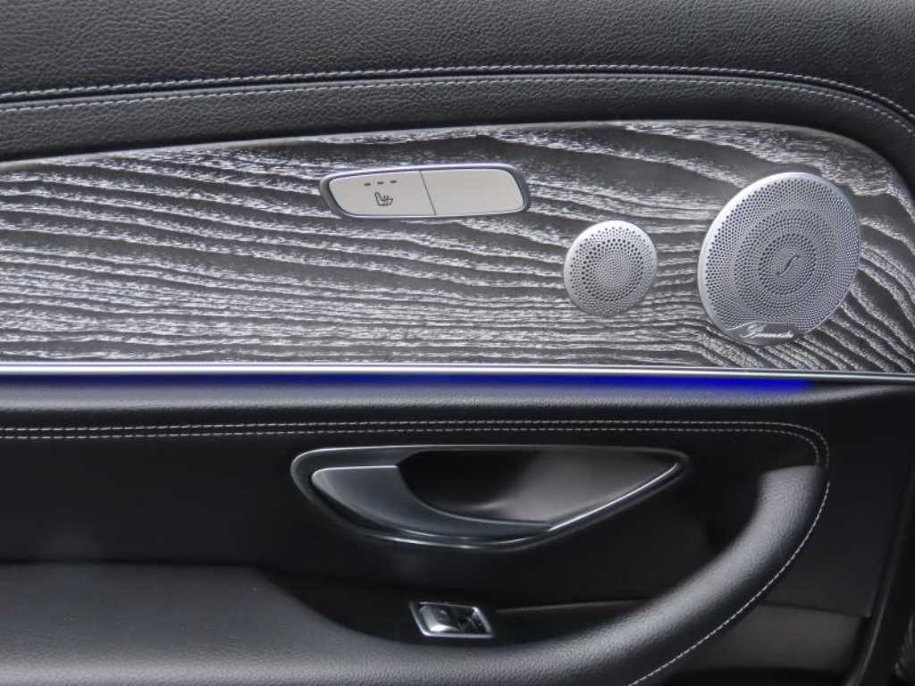 Mercedes Benz E class - Vista 7