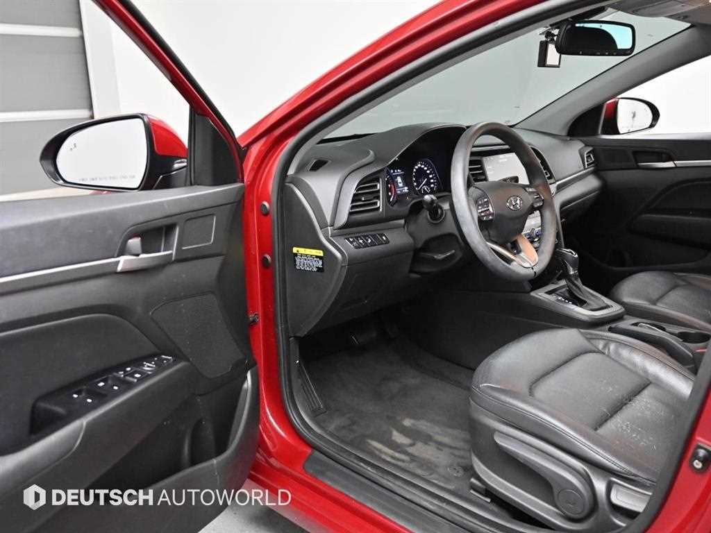 HYUNDAI Avante - Vista 11