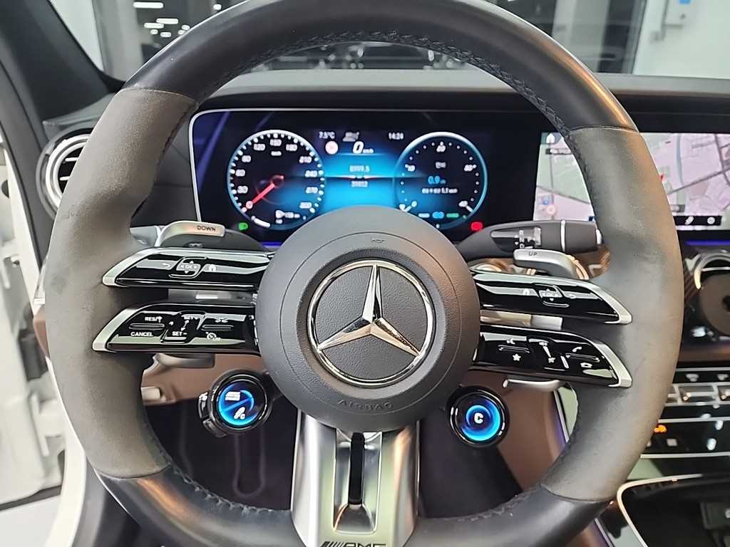 Mercedes Benz E class - Vista 9