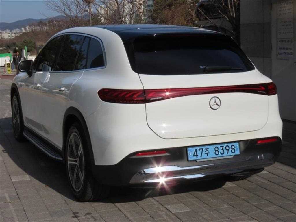 Mercedes Benz EQS - Vista 4