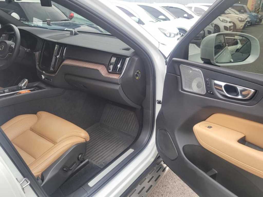 Volvo XC60 2022 - Importación desde Corea - HF Imports Iquique - Foto 16