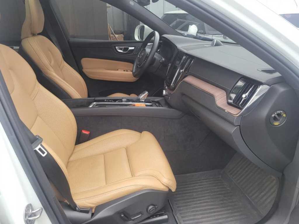 Volvo XC60 2022 - Importación desde Corea - HF Imports Iquique - Foto 15