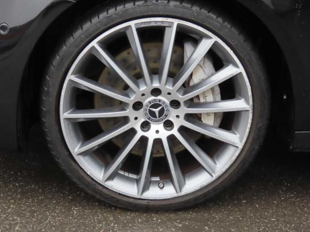 Mercedes Benz E class - Vista 3