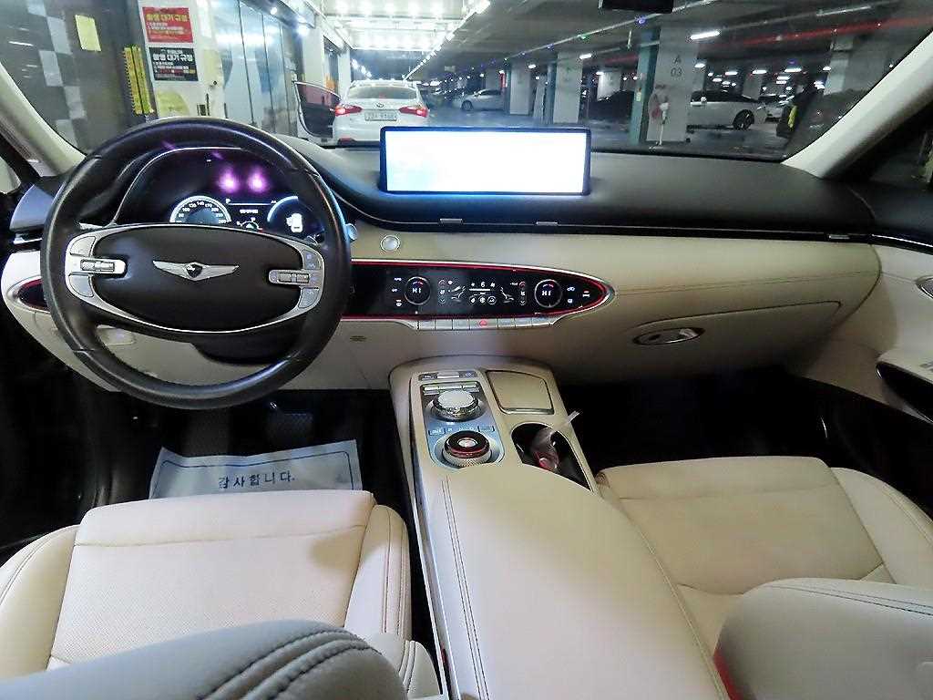 Genesis GV70 - Vista 10