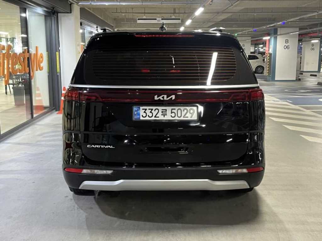KIA Carnival - Vista 5