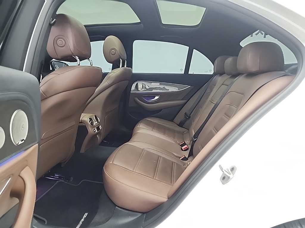 Mercedes Benz E class - Vista 12