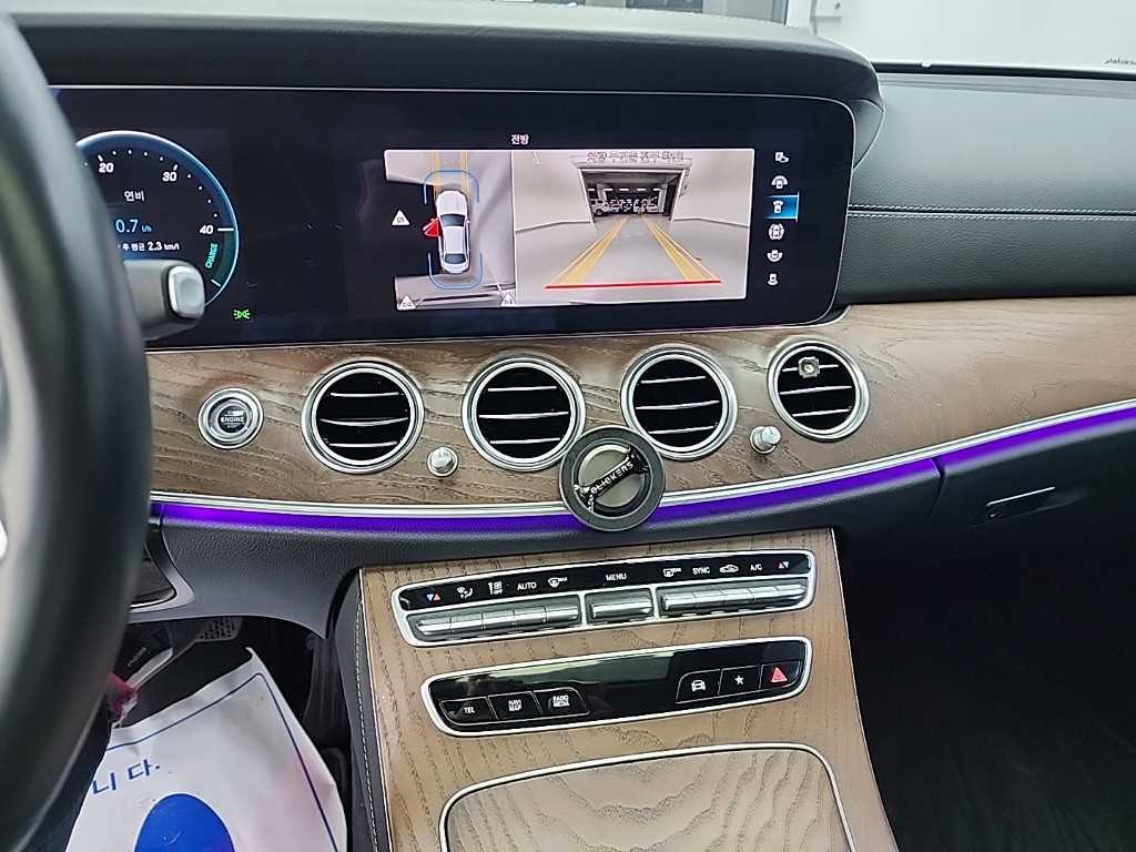 Mercedes Benz E class - Vista 10