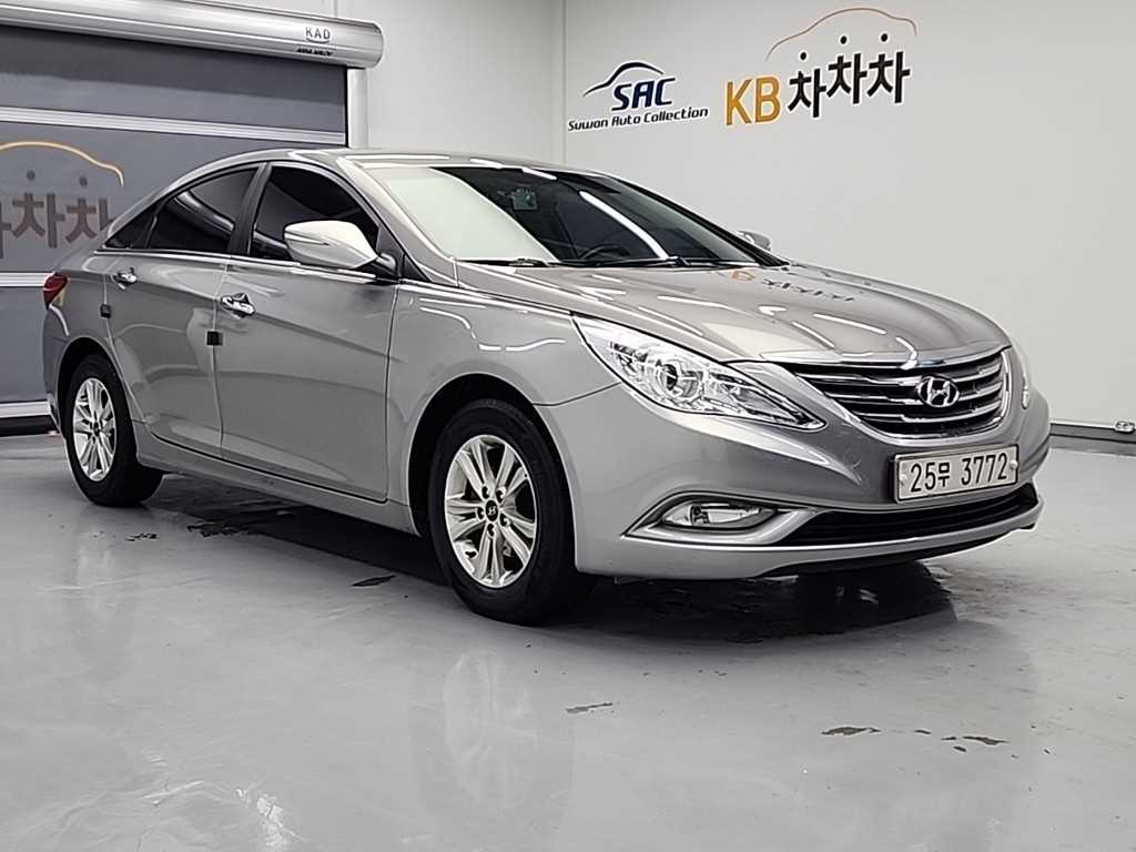 HYUNDAI Sonata - Vista 4