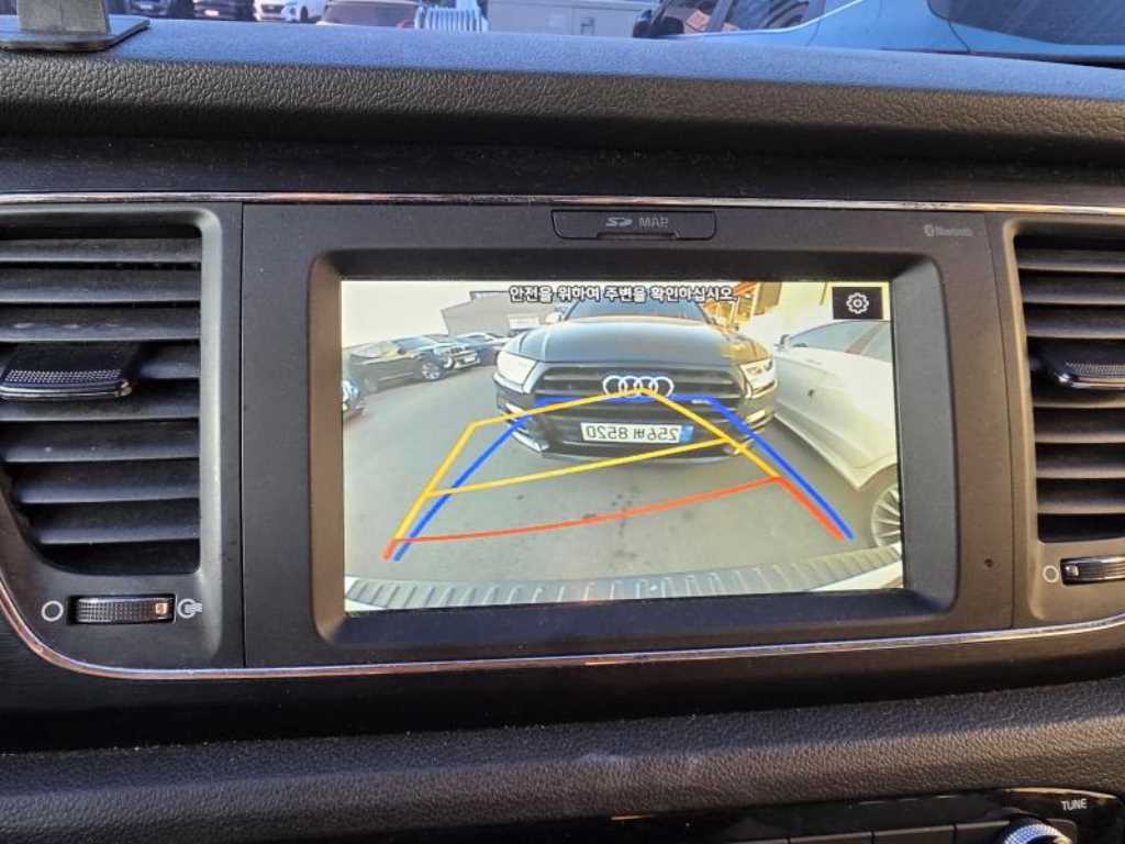 KIA Carnival - Vista 9