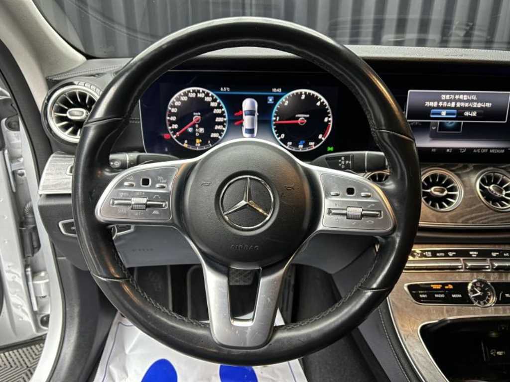 Mercedes Benz CLS Class - Vista 7