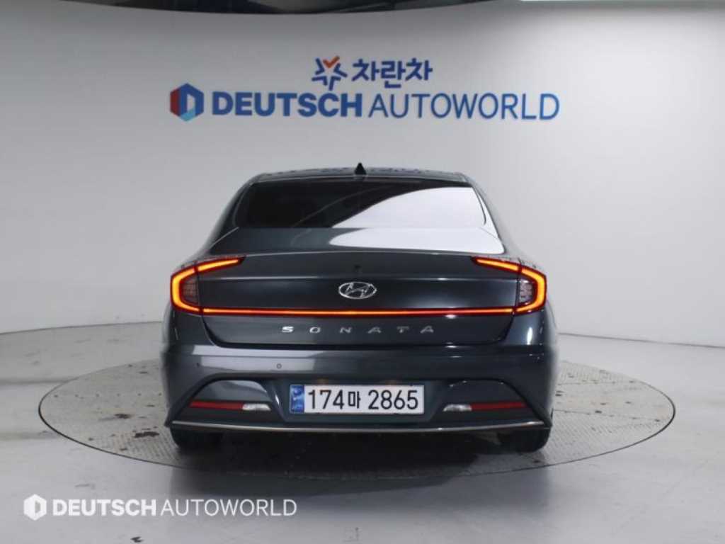HYUNDAI Sonata - Vista 4