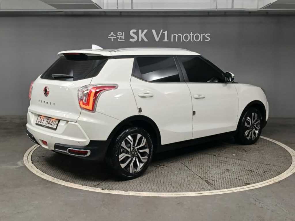 Ssangyong Tivoli - Vista 4