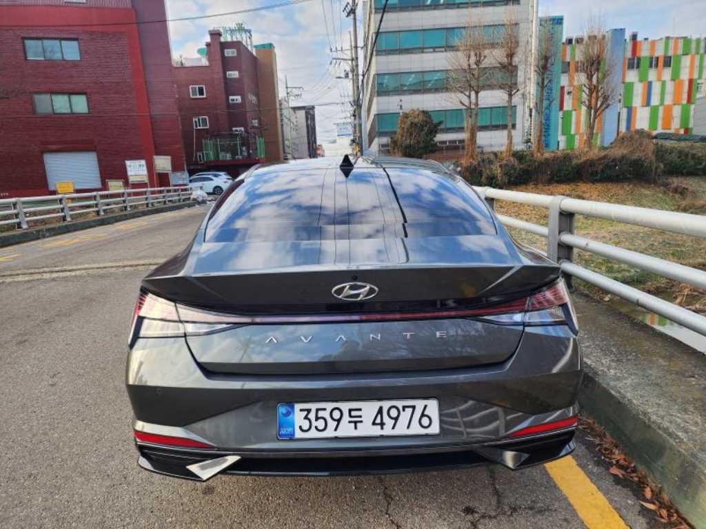 HYUNDAI Avante - Vista 5