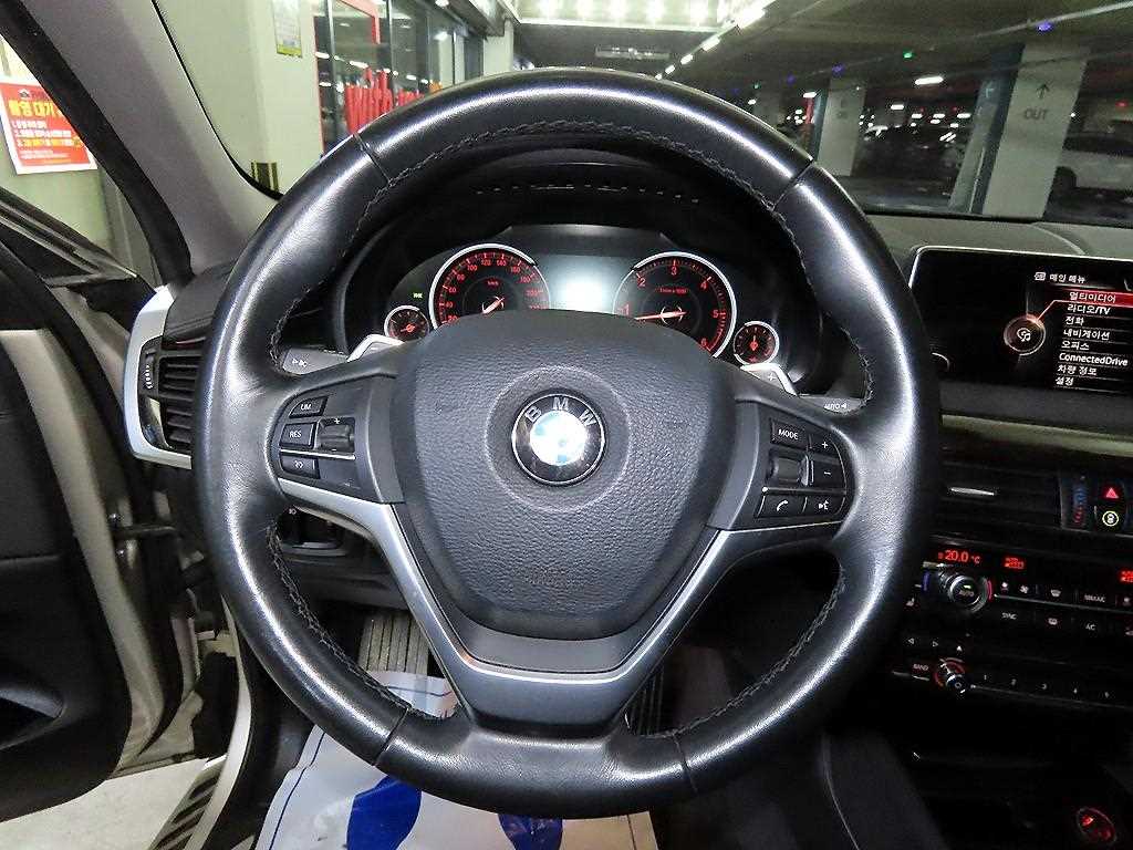 BMW X6 - Vista 8