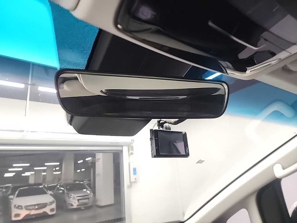 HYUNDAI Staria 2022 Blanco - Importación desde Corea - HF Imports Iquique - Foto 16