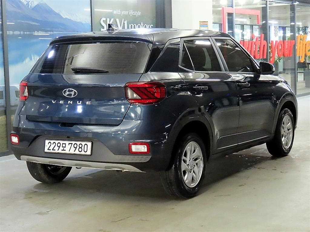 HYUNDAI Venue - Vista 4