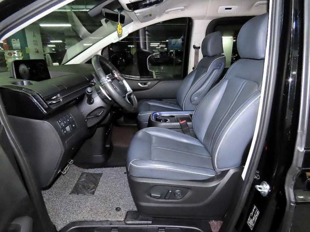 HYUNDAI Staria - Vista 6