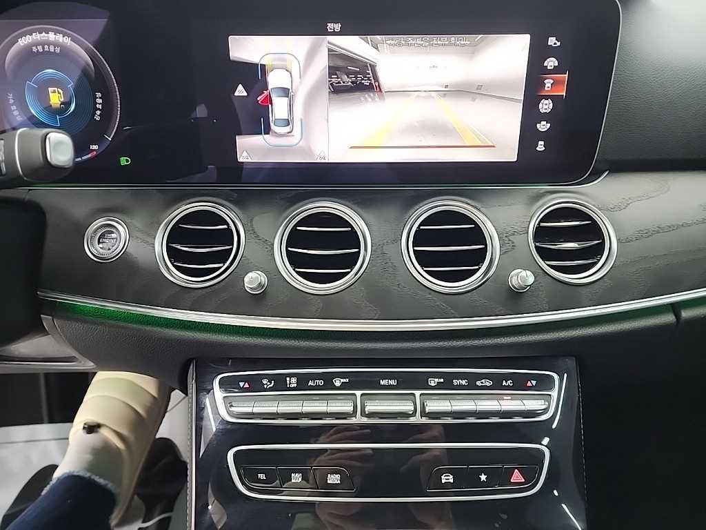 Mercedes Benz E class - Vista 10