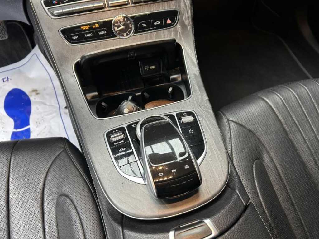 Mercedes Benz CLS Class - Vista 10