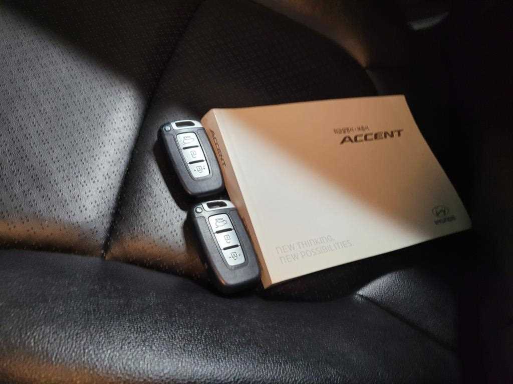 HYUNDAI Accent 2014 Gris - Importación desde Corea - HF Imports Iquique - Foto 17