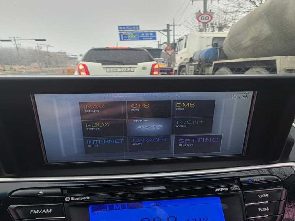 HYUNDAI Avante - Vista 9