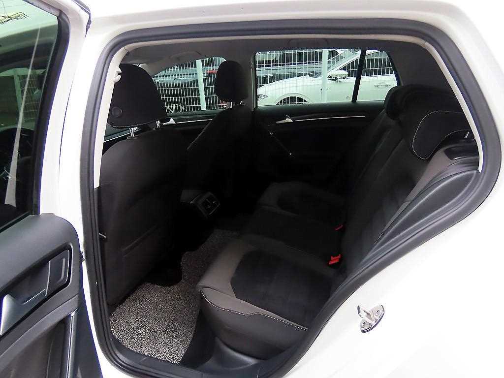 Volkswagen Golf - Vista 6