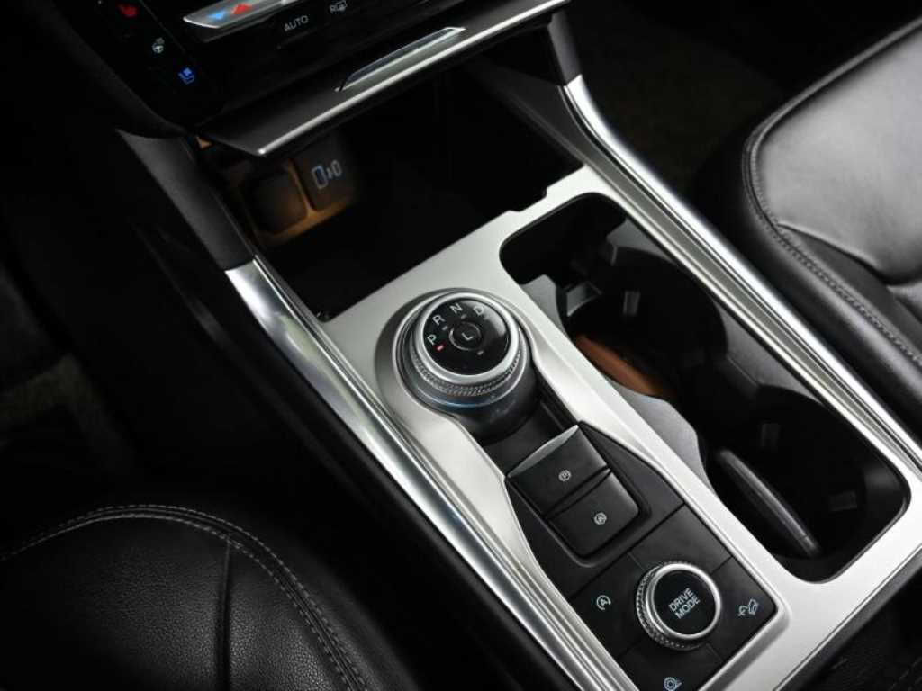 Ford Explorer - Vista 9