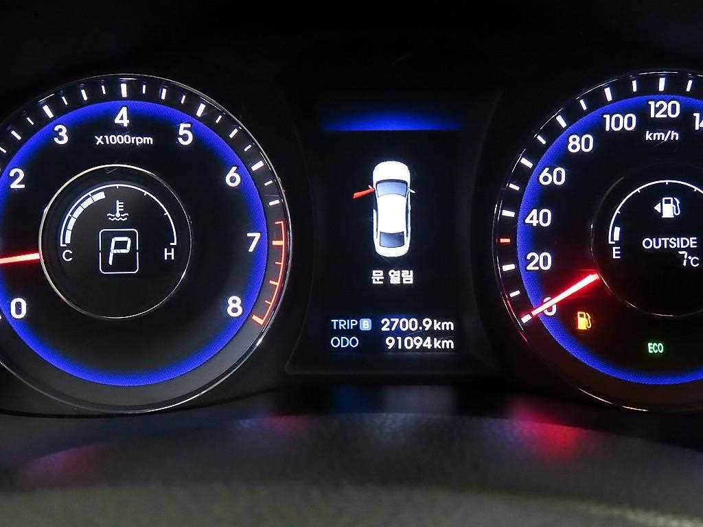 HYUNDAI i40 - Vista 9