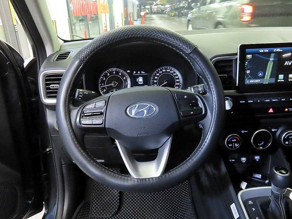 HYUNDAI Venue - Vista 8