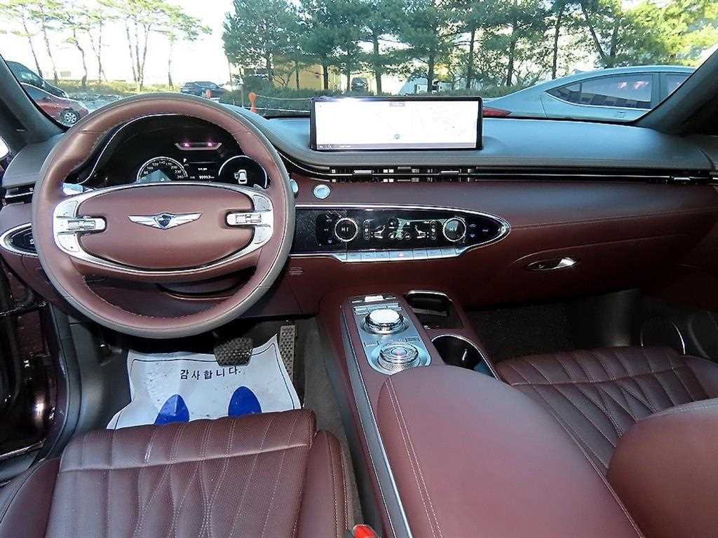 Genesis GV70 - Vista 7