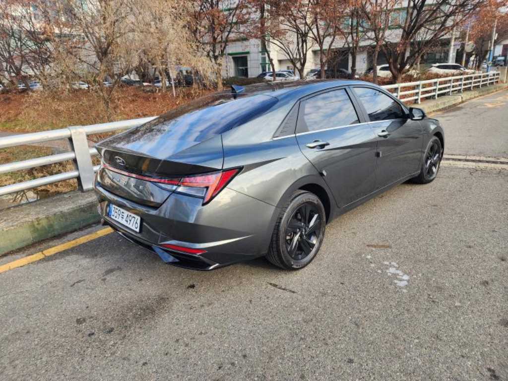 HYUNDAI Avante - Vista 6