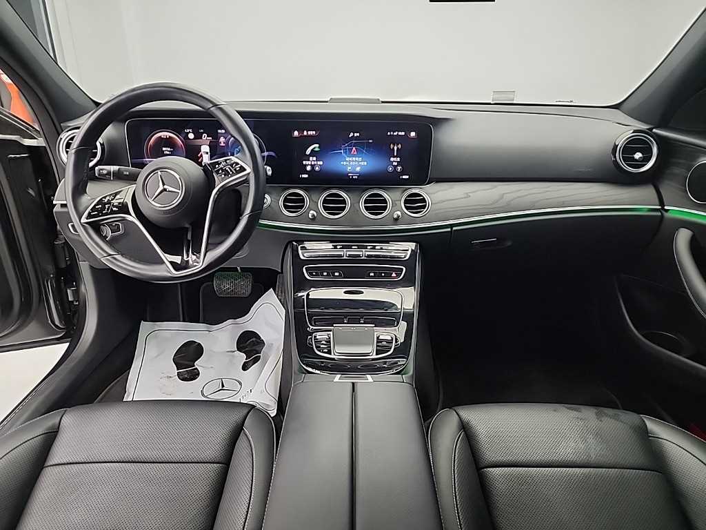 Mercedes Benz E class - Vista 7