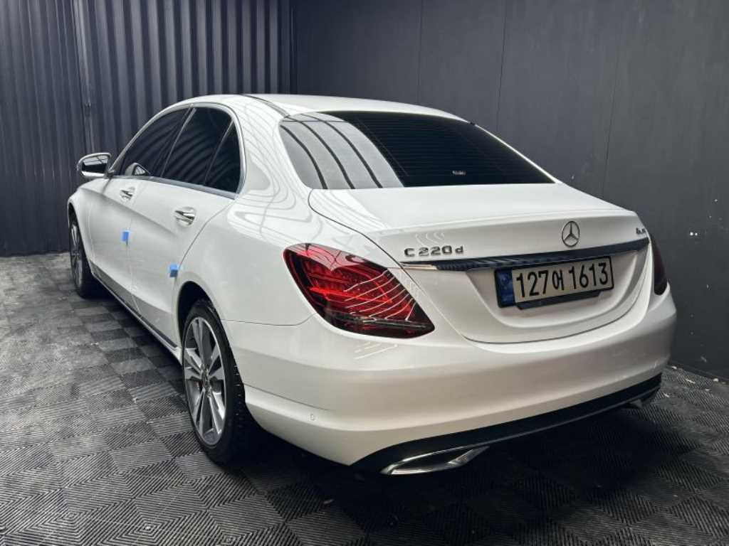 Mercedes Benz C Class - Vista 4