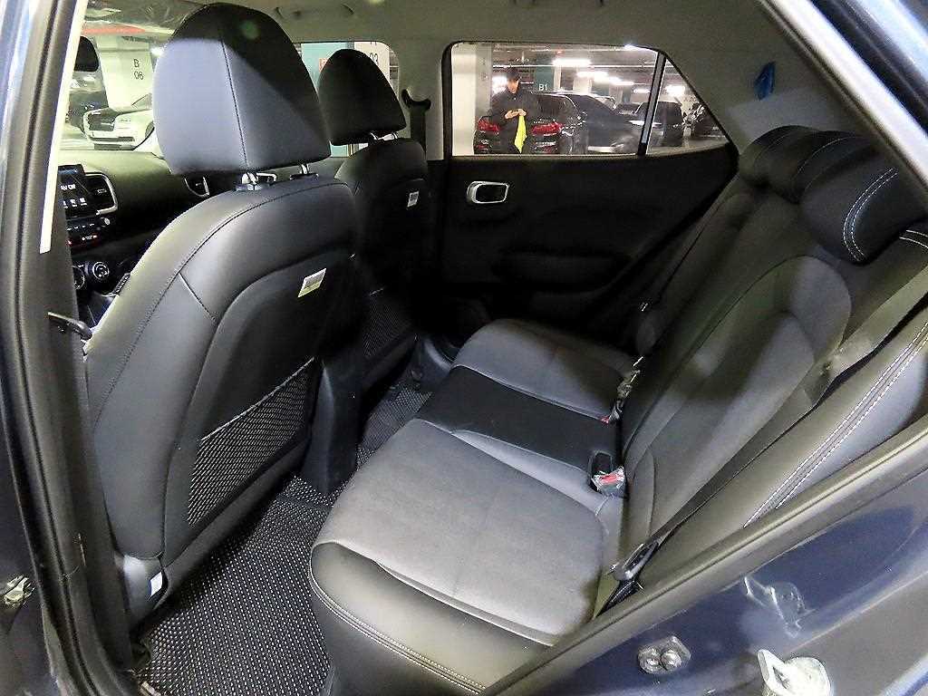 HYUNDAI Venue - Vista 7