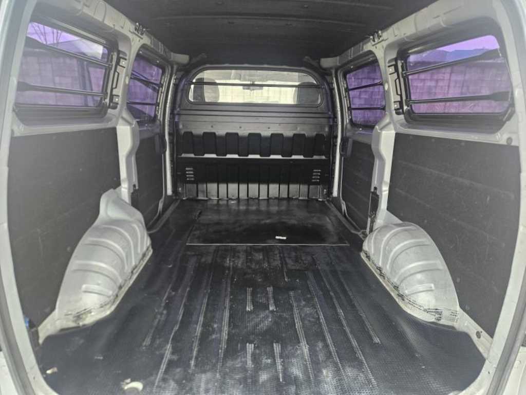 HYUNDAI Starex - Vista 10