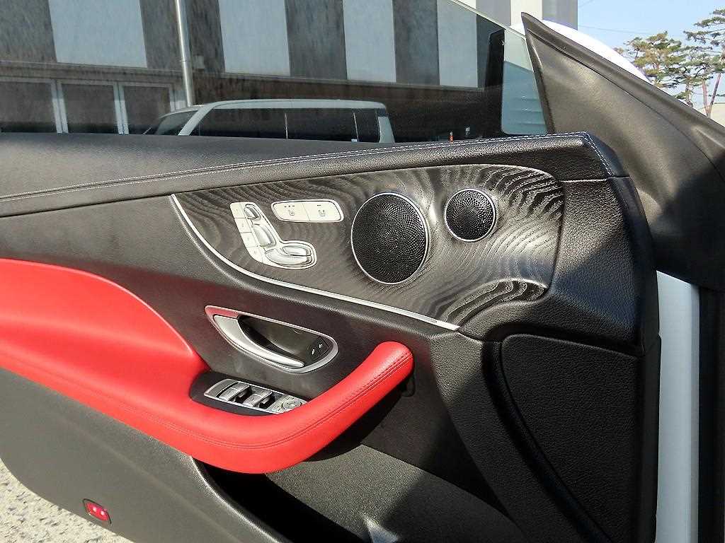 Mercedes Benz E class - Vista 12