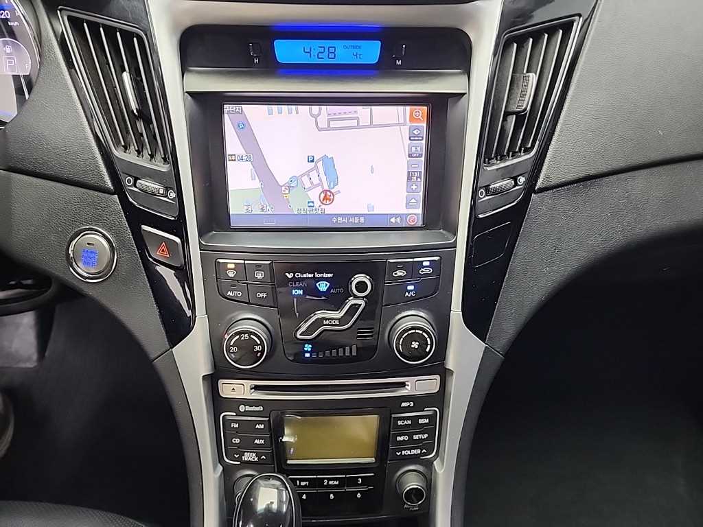 HYUNDAI Sonata - Vista 10