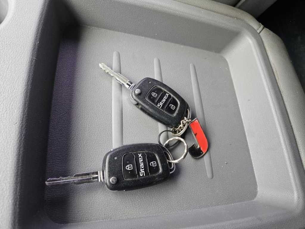 HYUNDAI Starex 2016 Gris - Importación desde Corea - HF Imports Iquique - Foto 15