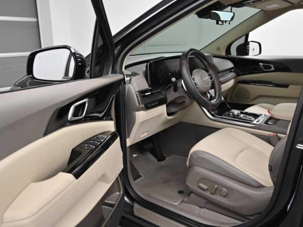 KIA Carnival - Vista 11