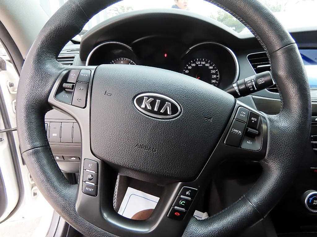 KIA K7 - Vista 8