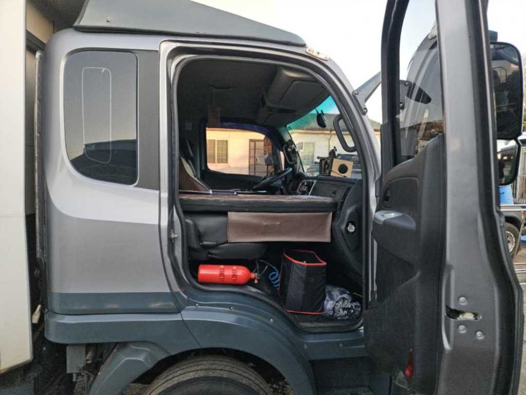 medium and large cargo Live Fish Car - Vista 10