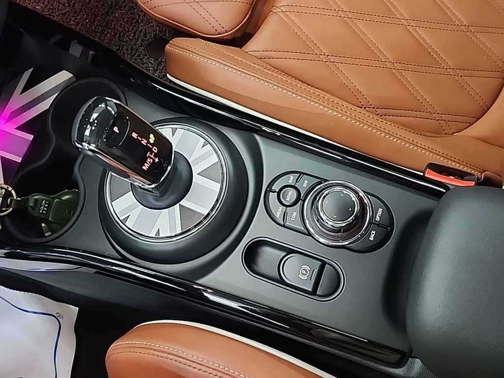 Mini Clubman - Vista 8